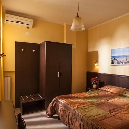 Hotel Il Cavaliere Nero Tirrenia Ngoại thất bức ảnh