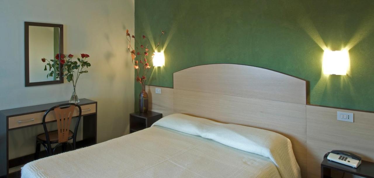 Hotel Il Cavaliere Nero Tirrenia Ngoại thất bức ảnh