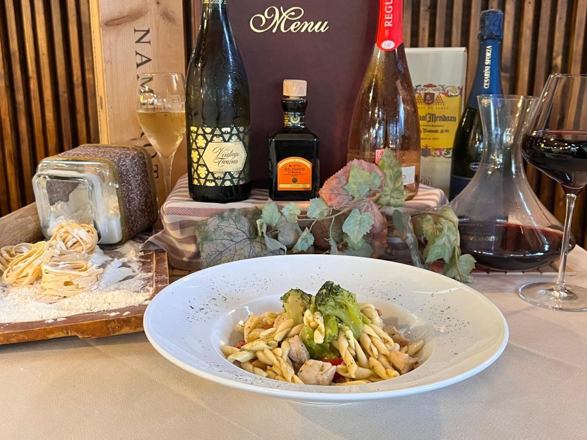 Hotel Il Cavaliere Nero Tirrenia Ngoại thất bức ảnh