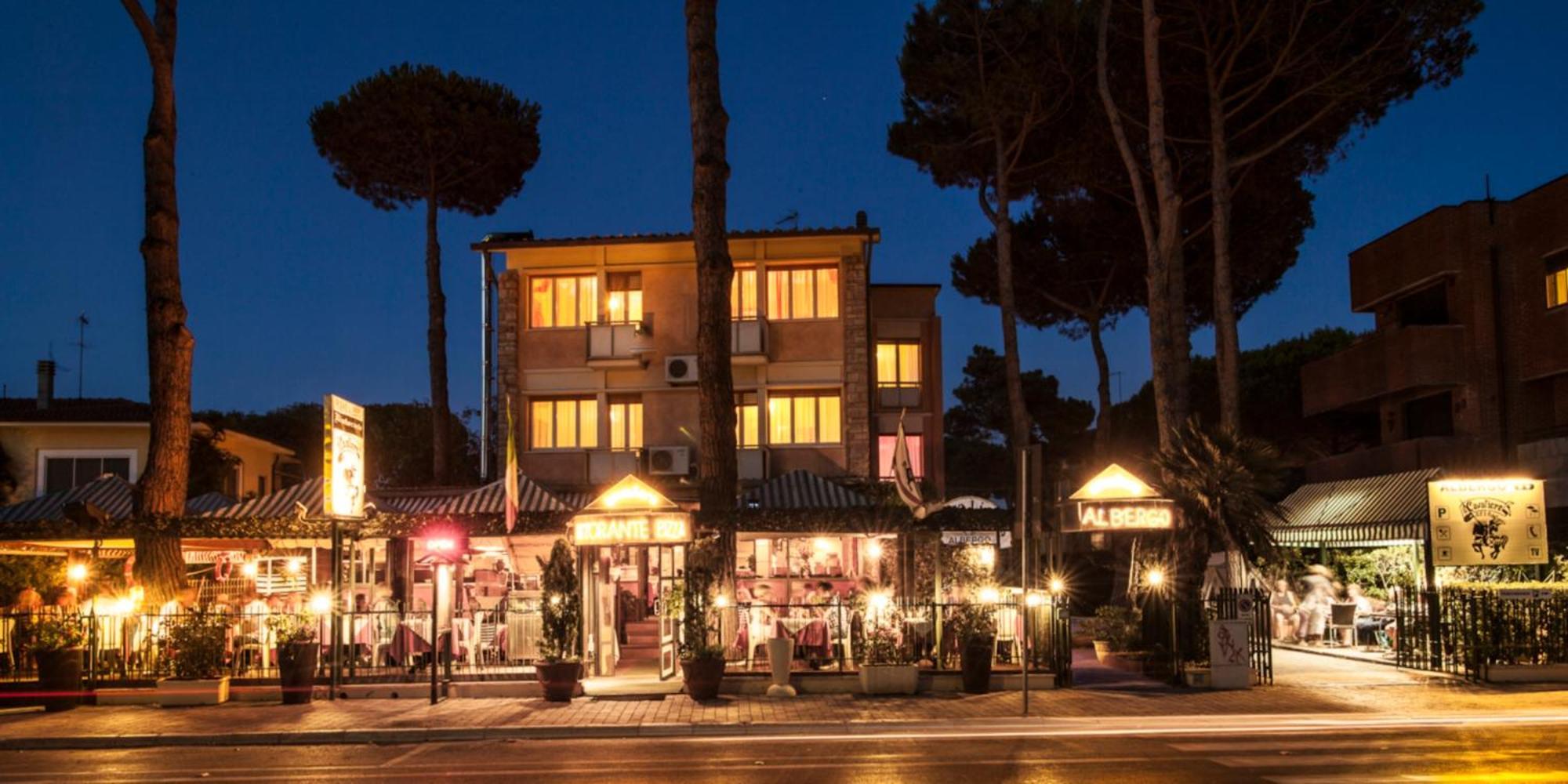 Hotel Il Cavaliere Nero Tirrenia Ngoại thất bức ảnh